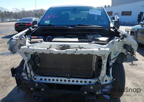 2021 Chevrolet Silverado 1500 4Wd Standard Bed Wt из США, поврежденный, VIN 1GCRYAEH1MZ107600